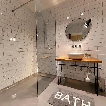 Whiterooms 12 Apartment *