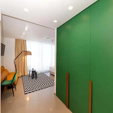 Whiterooms 12 Apartment *