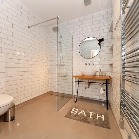 Whiterooms 12 Apartment