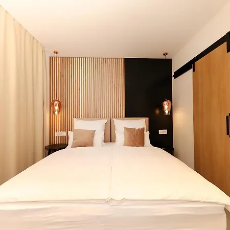 Apartment Whiterooms 12